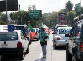 Venta ambulante banderas  - ES imagen agencia de fotografía