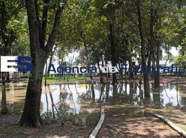 Parte del Parque Juárez se inunda - ES imagen agencia de fotografía