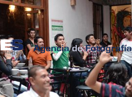 Aficionados festegan triunfo de la selección  - ES imagen agencia de fotografía