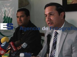 Moroni Pineda representante en Puebla de la fundación Únete 2014 - ES imagen agencia de fotografía