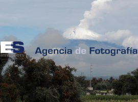Volcan. muy activo  - ES imagen agencia de fotografía
