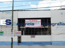 AVAPAC coloca mantas  - ES imagen agencia de fotografía