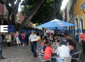 Barrio del artista en vacaciones - ES imagen agencia de fotografía