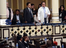 Se manifiestan en congreso contra ley del agua  - ES imagen agencia de fotografía