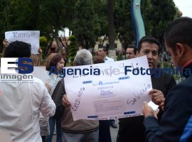 Manifestación contra Bodega Aurrera  - ES imagen agencia de fotografía