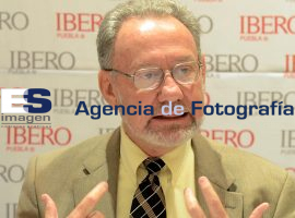 Ibero Puebla reconoce a FUNDEM - ES imagen agencia de fotografía