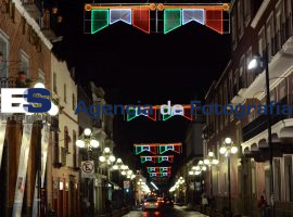 Encienden luces, atentado contra el ambiente  - ES imagen agencia de fotografía