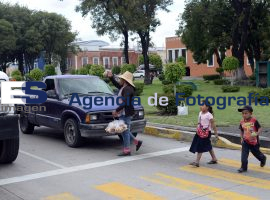 Vivir de monedas en la calle  - ES imagen agencia de fotografía