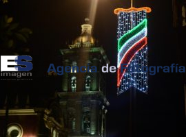 Luces en el zócalo, la independencia  - ES imagen agencia de fotografía