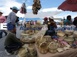 Cientos realizan trueque de productos en San Pedro Cholula - ES imagen agencia de fotografía