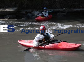 Navegan el Río Atoyac en pro de su saneamiento - ES imagen agencia de fotografía