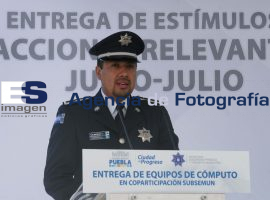 Entregan estímulos a Policías Municipales - ES imagen agencia de fotografía