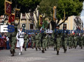 Desfile CCIV aniversario de Independencia - ES imagen agencia de fotografía
