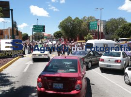 Bloquean manifestantes Bulevar 5 de Mayo 2014 - ES imagen agencia de fotografía