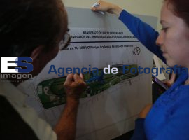 Recorren manifestantes el Parque Ecológico - ES imagen agencia de fotografía
