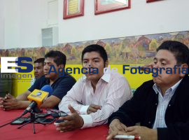 Juntas auxiliares rebeldes, regresan el registro civil - ES imagen agencia de fotografía