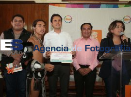 Entrega José Juan Espinosa el premio municipal de la juventud - ES imagen agencia de fotografía