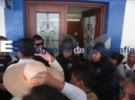 Clausuran ayuntamiento de San Andres Cholula 06-10-2014 - ES imagen agencia de fotografía