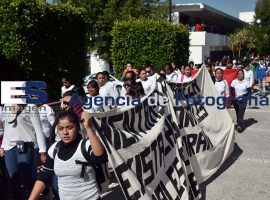 Estudiantes, solidaridad con normalistas  - ES imagen agencia de fotografía