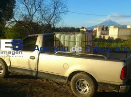 Combustible y camionetas robadas  - ES imagen agencia de fotografía