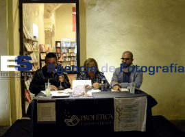 Presentación libro Bordados por la Paz - ES imagen agencia de fotografía