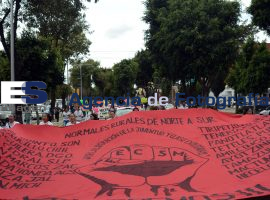 Normalistas de Teteles, por Ayotzi  - ES imagen agencia de fotografía