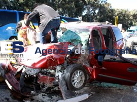Una persona muerta y cuatro heridos en choque en la caseta de Am - ES imagen agencia de fotografía