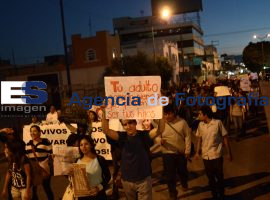 Miles por Ayotzinapa - ES imagen agencia de fotografía