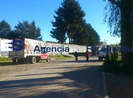 Detienen a trailer con combustible robado - ES imagen agencia de fotografía