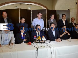 Rueda de prensa Rivera, Aranda, Fraile - ES imagen agencia de fotografía
