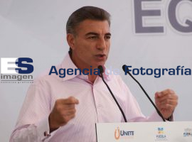 Entregan equipamiento para aula de medios - ES imagen agencia de fotografía