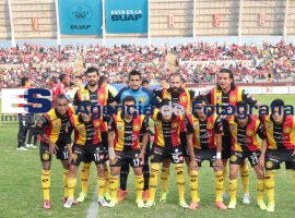 Se enfrentan Tiburones contra Leones en CU de la BUAP. - ES imagen agencia de fotografía
