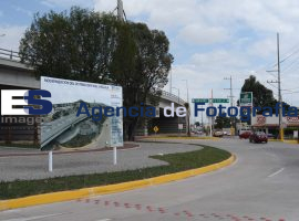 Distribuidor Vial de Cholula, cuesta acostumbrarse  - ES imagen agencia de fotografía