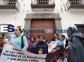 Guardia de honor en la casa de los Hermanos Serdán - ES imagen agencia de fotografía