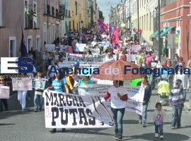 Cientos participan en la marcha de las putas en Puebla - ES imagen agencia de fotografía