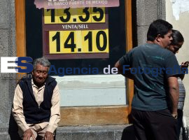 Dolar, por encima de los 14 pesos - ES imagen agencia de fotografía