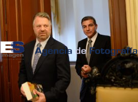 Amarres Perros, Jorge Castañeda - ES imagen agencia de fotografía