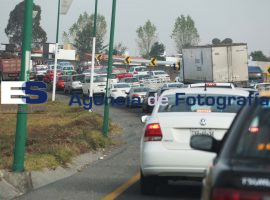 Intenso tráfico en Periferico y la Recta a Cholula 11-12-2014 - ES imagen agencia de fotografía