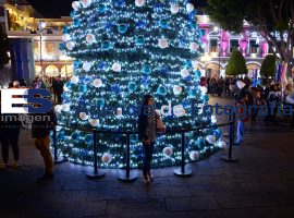 Luces decembrinas en el zócalo - ES imagen agencia de fotografía