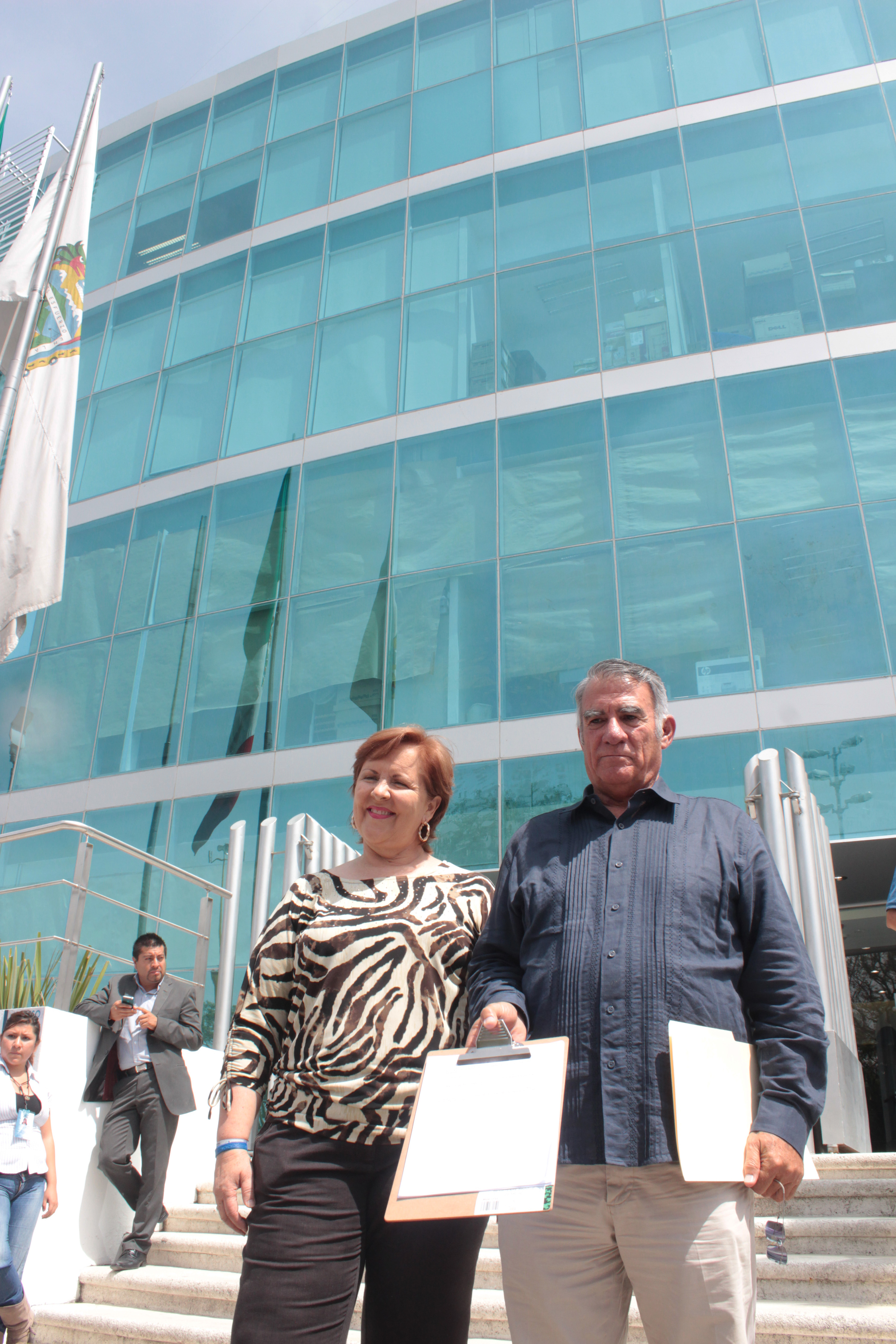 Francisco Fraile y Anateresa Aranda acuden a la PGJ - ES imagen agencia de fotografía
