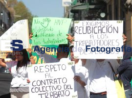 Trabajadores del Hospital del Niño Poblano contra la desición aprobada en el Congreso del Estado - ES imagen agencia de fotografía
