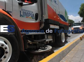 Inicia Trabajo de limpia barredoras mecánicas - ES imagen agencia de fotografía