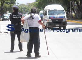 Tránsito vehicular en bulevar 5 de Mayo - ES imagen agencia de fotografía