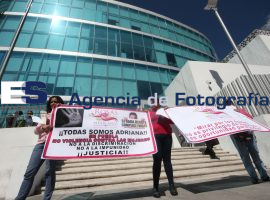 Familia de joven agredida por Salomón Escorza acude a la PGJ - ES imagen agencia de fotografía
