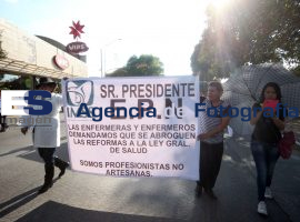 Enfermeras marchan en contra a la reforma de la salud - ES imagen agencia de fotografía