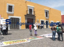 Marcha de estudiantes y académicos de la BUAP - ES imagen agencia de fotografía