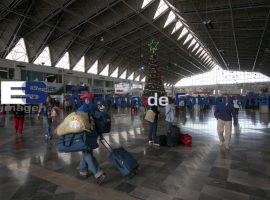 Fluencia en llegadas y salidas en CAPU - ES imagen agencia de fotografía