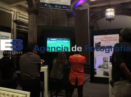 Cientos de poblanos observan el partido de la Selección Mexicana - ES imagen agencia de fotografía