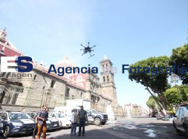 Demostracion de drones en zócalo de la ciudad - ES imagen agencia de fotografía
