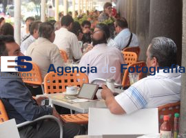 Aumento de Turistas  vicitas a restastaurantes  - ES imagen agencia de fotografía